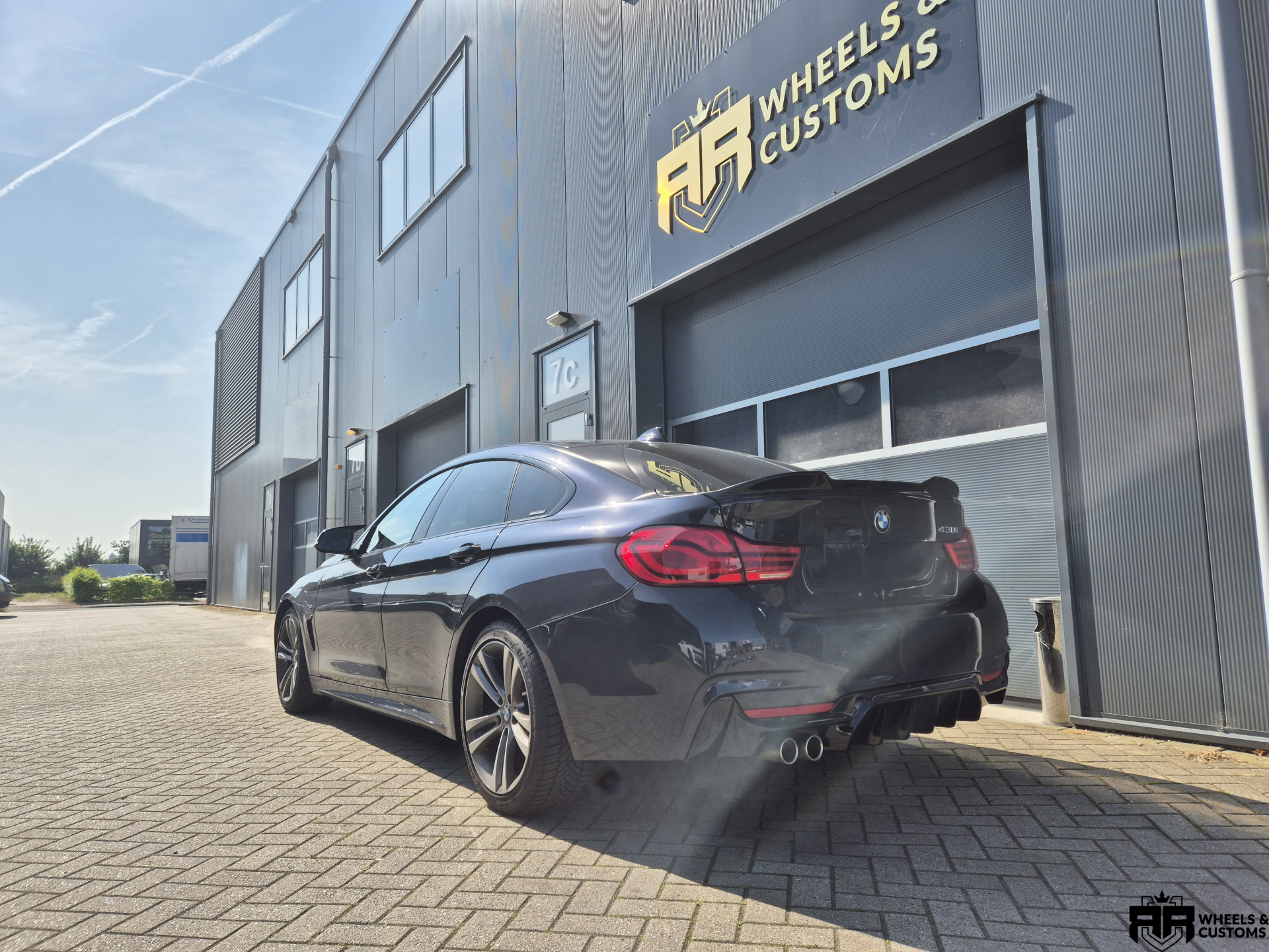 BMW 430i 2018 voorzien van Maxton Design onderdelen