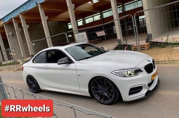 BMW 2-serie voorzien van nieuwe velgen, 19 inch Z-Performance ZP2.1 Gloss Metal 8J ET40 en 9J ET45 5We hebben deze BMW 2-serie voorzien van nieuwe velgen! 19 inch Z-Performance ZP2.1 glanzend metaal 8