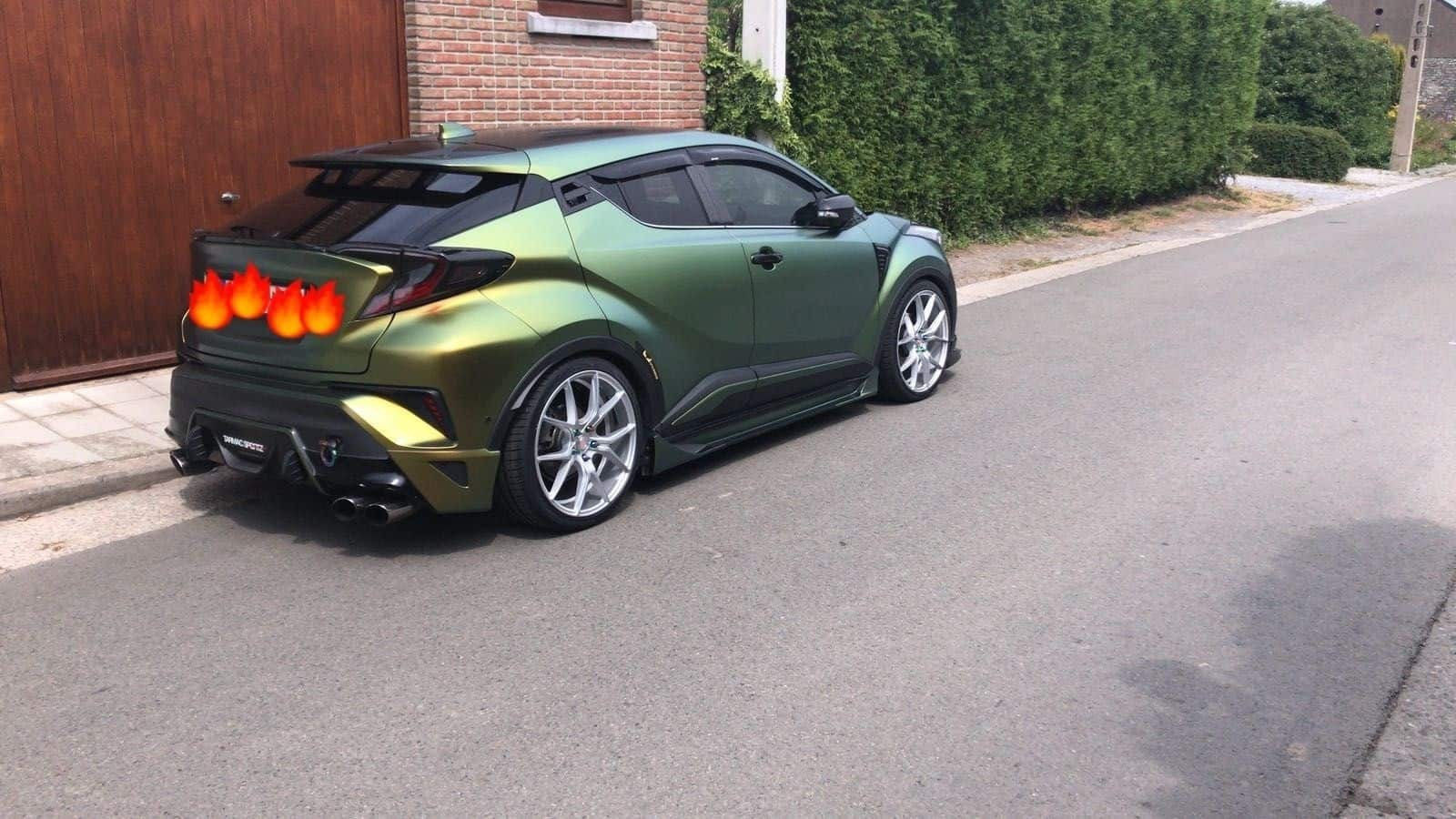 Toyota C-HR voorzien 20 inch 5X114,3 JF Luxury velgen.