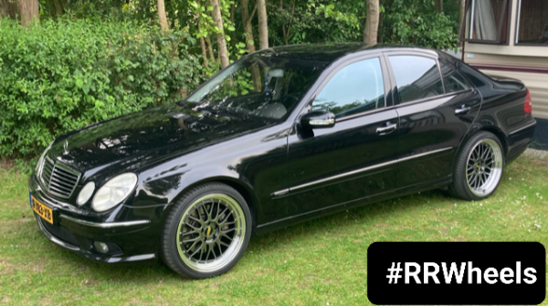 Mercedes W211 E500 uitgerust met 19 inch JF Luxury A038 Hyper Black Machined Lip in 8.5J ET30 en 9.5J ET35, perfecte pasvorm bij deze deepdish velgen!