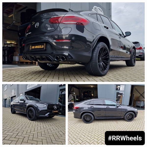 Deze geheel nieuwe Mercedes GLC Coupe uit 2022 voorzien van een breedset van Axe Wheels type CF2 Gloss Black in 20 inch 8.5J ET40 en 10J ET25 inclusief TPMS en Continental Sportcontact 7 in 2554520 en