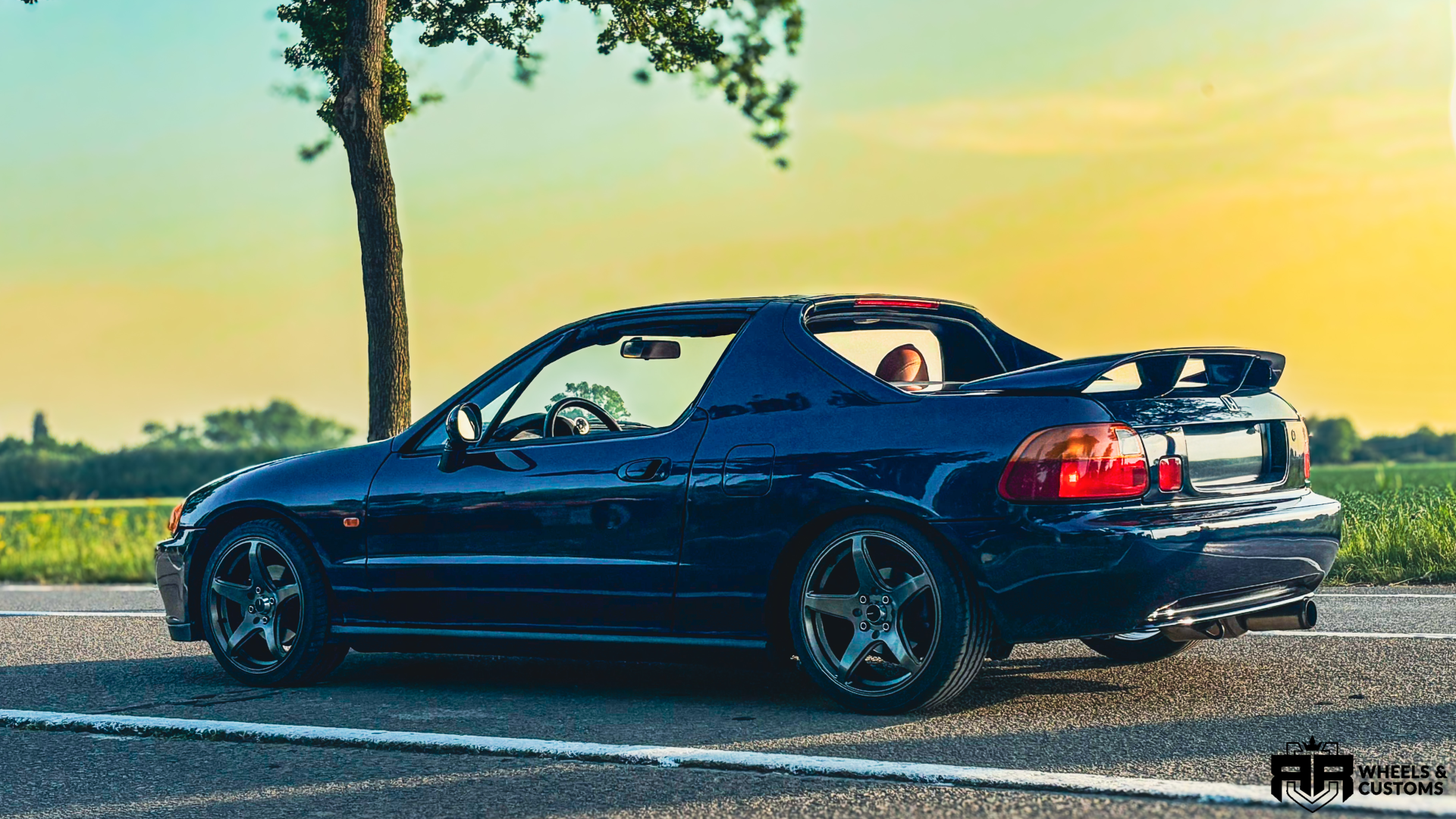 Honda CRX Del Sol voorzien van 16 inch 4x100 / 4x114.3 7J ET35 YKW Autoshoes AS2 - Matt Bronze Concave met 195 40 16 Hankook banden